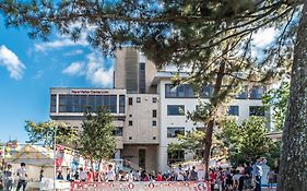 Nara Visitor Center And Inn